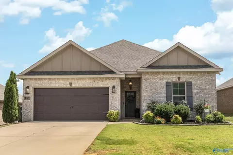 132 Gardencove Cir, Huntsville, AL 35810