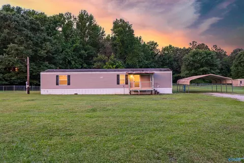 6933 Main St, Hokes Bluff, AL 35903