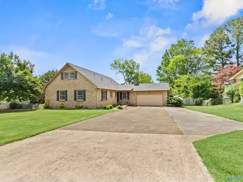 8119 Hillside Ln, Huntsville, AL 35802