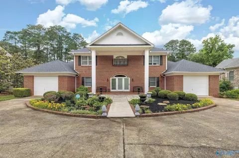 1365 Signal Point Rd, Guntersville, AL 35976