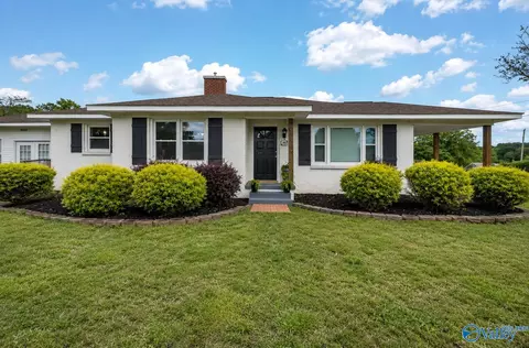 18747 N Jefferson St, Athens, AL 35614