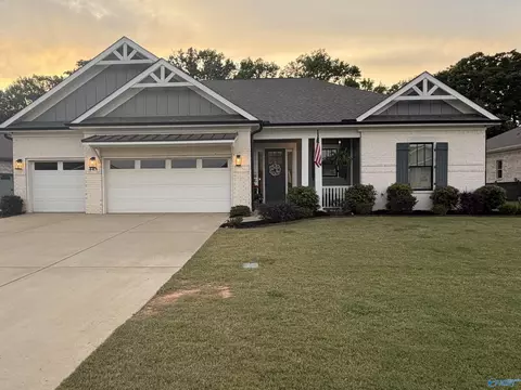 443 Peach Orchard Ln, Madison, AL 35757