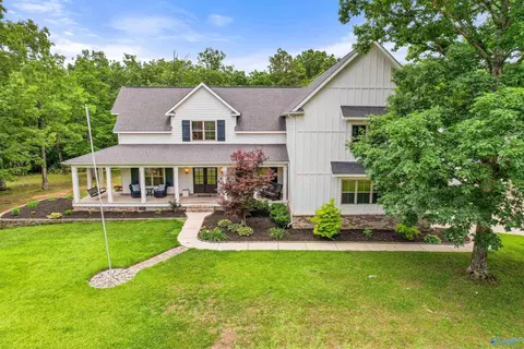 118 Hillsdale Dr, Gurley, AL 35748