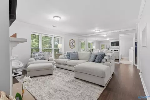 4908 Seven Pine Cir, Huntsville, AL 35816