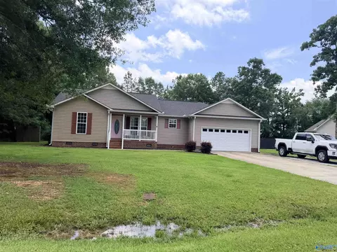 5735 3rd St, Hokes Bluff, AL 35903