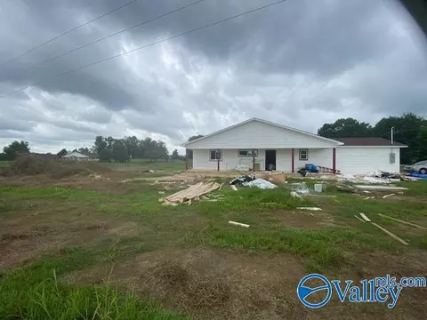 681 Barron Dr, Fyffe, AL 35971