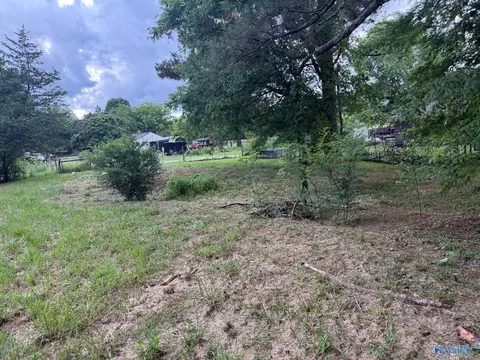 233 Vann Rd, Owens Cross Roads, AL 35763