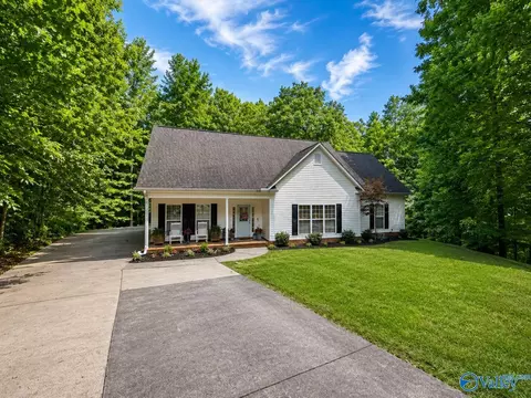108 Sparks St, Trinity, AL 35673