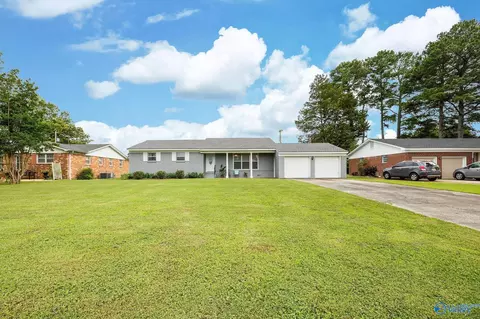 1109 SW Betty St, Decatur, AL 35603