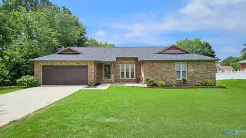 230 Pin Oak Dr, Madison, AL 35758