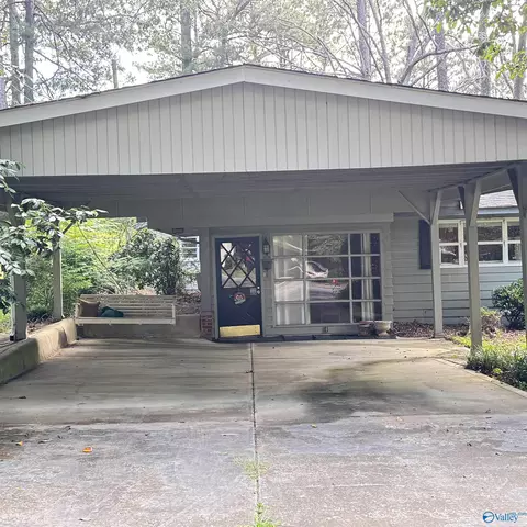 Exterior - 207 Iris Dr, Centre, AL 35960 photo 2 of 7