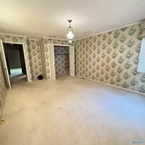 Bedroom - 207 Iris Dr, Centre, AL 35960 photo 2 of 4