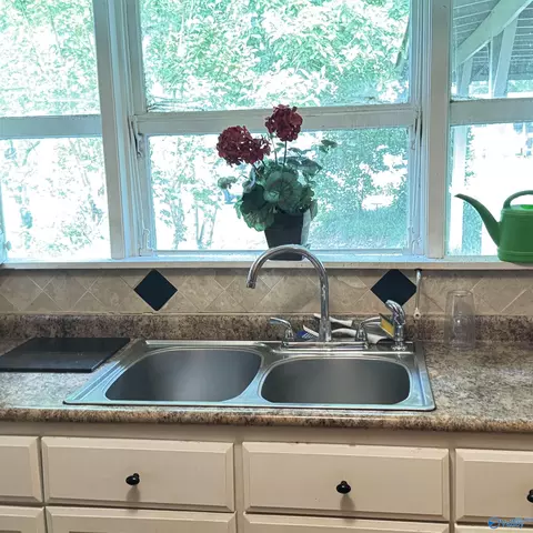 Kitchen - 207 Iris Dr, Centre, AL 35960 photo 2 of 4