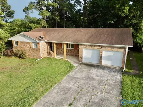 1929 Woodmead St, Decatur, AL 35601