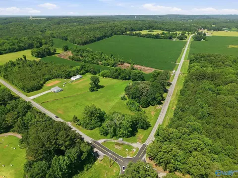 3563 E Upper River Rd, Decatur, AL 35670 photo 12