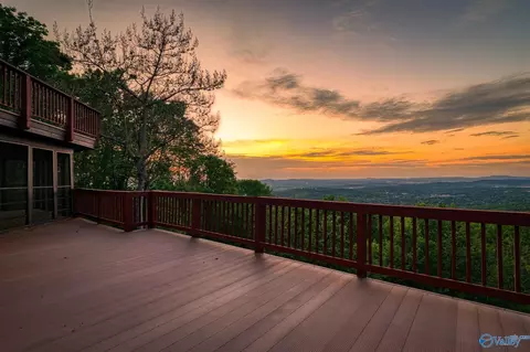 5000 Sunset Blf, Huntsville, AL 35803