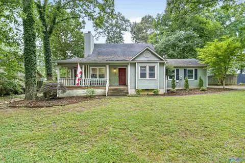132 Oakcrest Rd, Huntsville, AL 35811