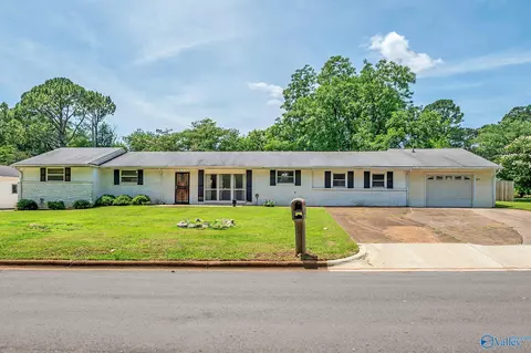 307 Harolds Dr, Huntsville, AL 35806