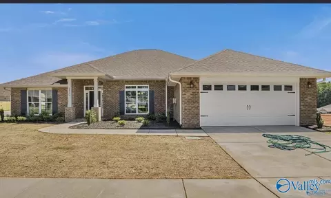 327 Carnation Ave, Meridianville, AL 35759