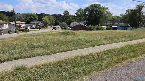 3221 Delicado Dr, Huntsville, AL 35810