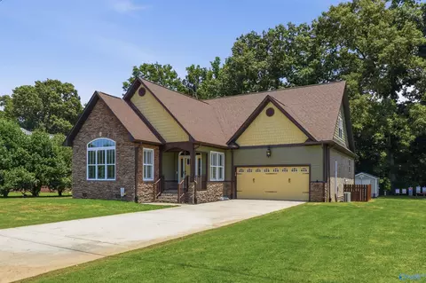105 Timberline Dr, Arab, AL 35016