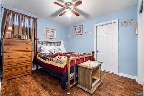 Bedroom - 4805 Cherokee Dr, Cedar Bluff, AL 35959 photo 3 of 5