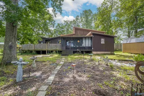 Exterior - 4805 Cherokee Dr, Cedar Bluff, AL 35959 photo 2 of 10