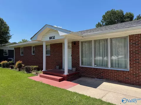 1602 Buchanan St, Athens, AL 35611