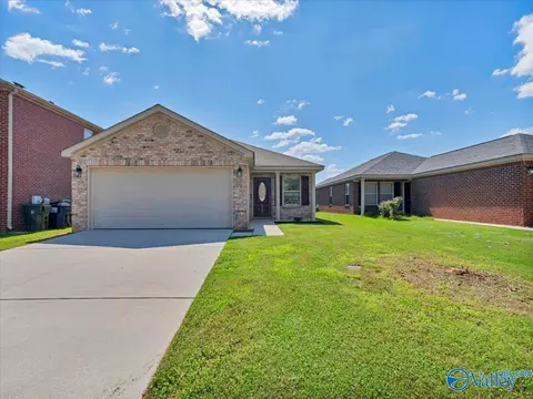 172 Brooklawn Dr, Harvest, AL 35749