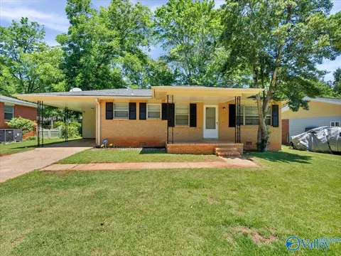 3018 Holiday Dr, Huntsville, AL 35805