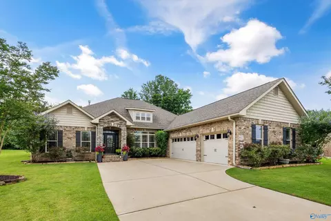 4417 Duskin Ct, Owens Cross Roads, AL 35763