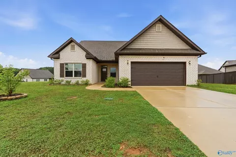 111 Pomelo St, Huntsville, AL 35811