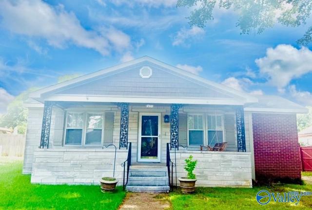 703 E 2nd St, Tuscumbia, AL 35674