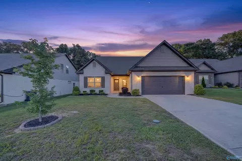105 Tommy Cir, New Market, AL 35761
