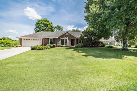 2378 Villaret Dr, Huntsville, AL 35803
