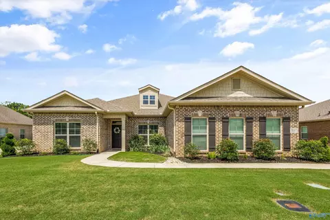7037 Regency Ln, Gurley, AL 35748