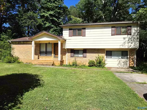 520 Seaborn Dr, Huntsville, AL 35806