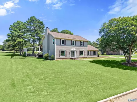 4528 Arrowhead Dr, Decatur, AL 35603
