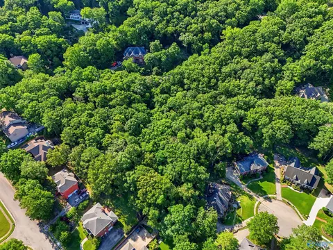 15004 Greentree Trl, Huntsville, AL 35803