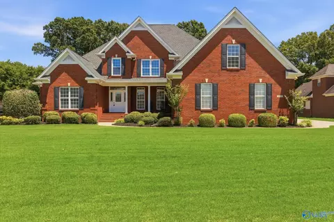 2018 Englewood Pl, Decatur, AL 35603