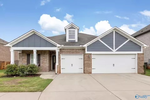 8209 Stillwater Cir, Huntsville, AL 35806