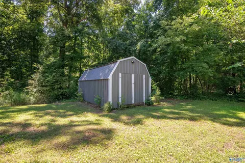 Exterior - 612 S Mountain Dr, Trinity, AL 35673 photo 7 of 10