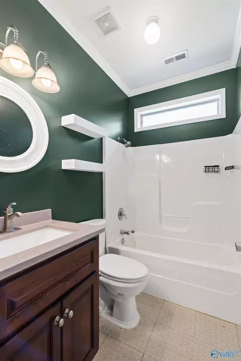Bath - 612 S Mountain Dr, Trinity, AL 35673 photo 3 of 3