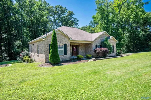 Exterior - 612 S Mountain Dr, Trinity, AL 35673 photo 3 of 10