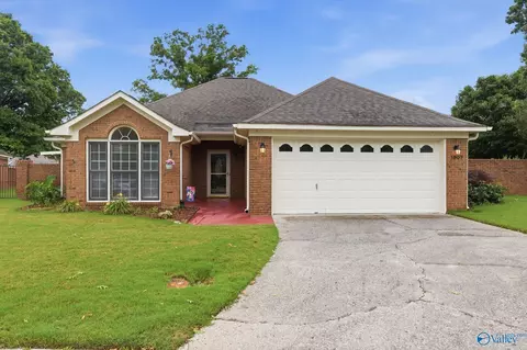 1807 Edgemere Ct, Huntsville, AL 35803