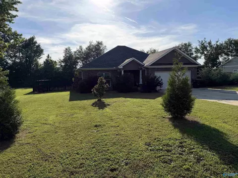 21675 Daveen Dr, Elkmont, AL 35620