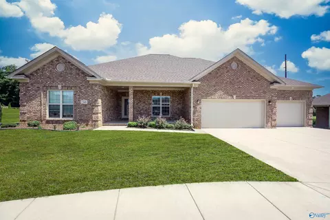 2346 Tintagel Dr, Decatur, AL 35603