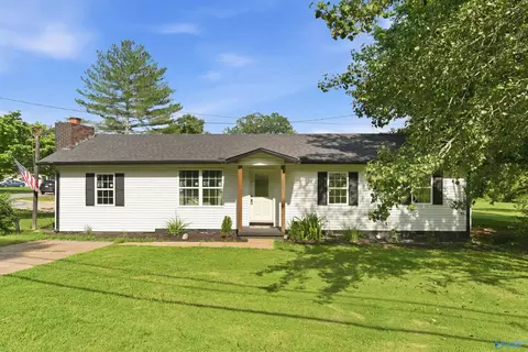 812 Tupelo Pike, Scottsboro, AL 35768