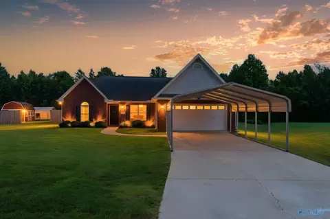 112 White Willow Ct, Hazel Green, AL 35750