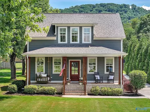 5701 Spring Creek Dr, Guntersville, AL 35976
